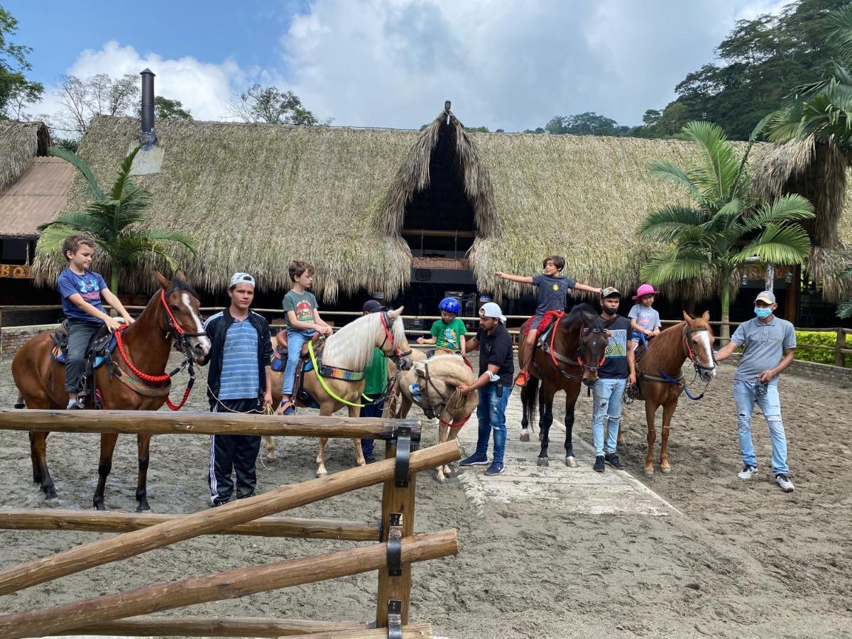 ホテル Rancho Ecoturistico El Faro ラ・メサ エクステリア 写真