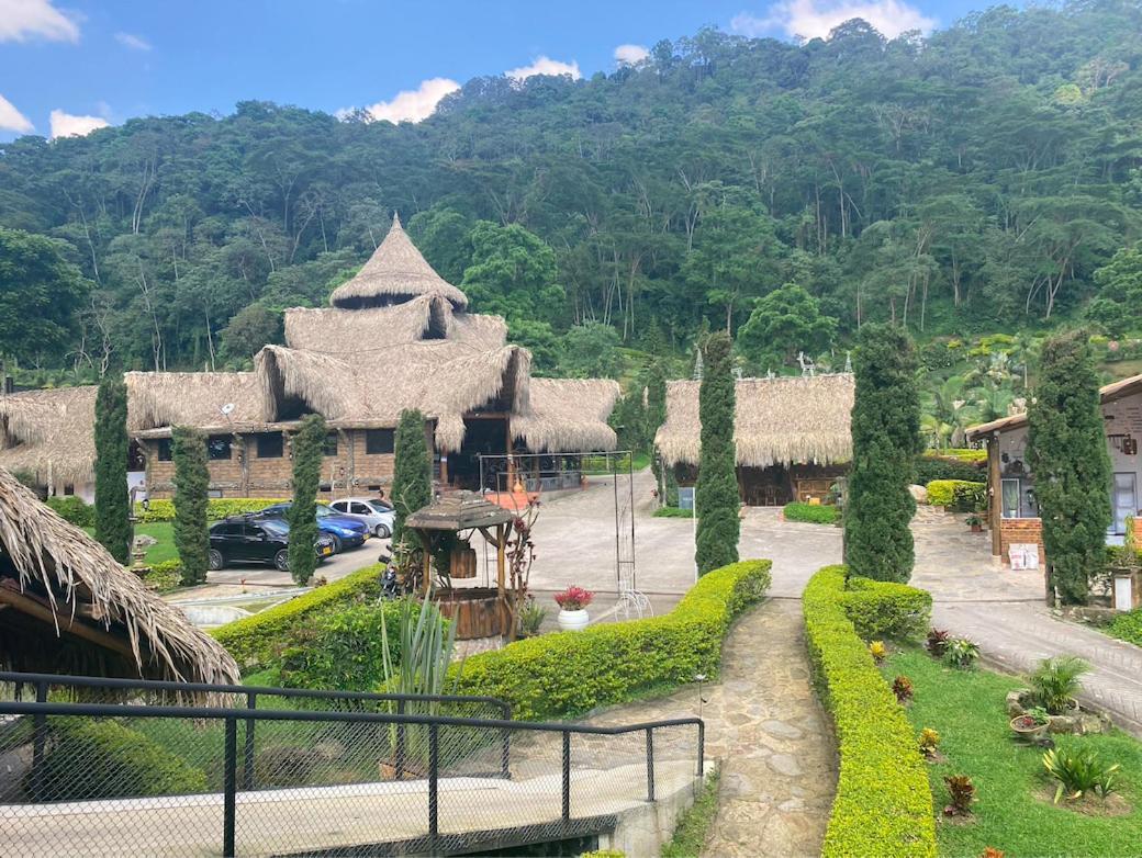 ホテル Rancho Ecoturistico El Faro ラ・メサ エクステリア 写真